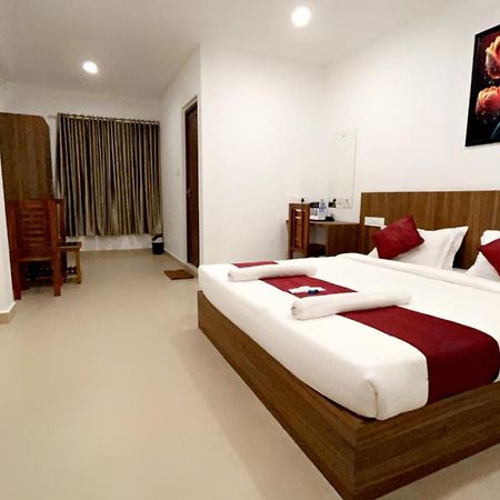 Hotel Dream Suite, Kattappana Ngoại thất bức ảnh