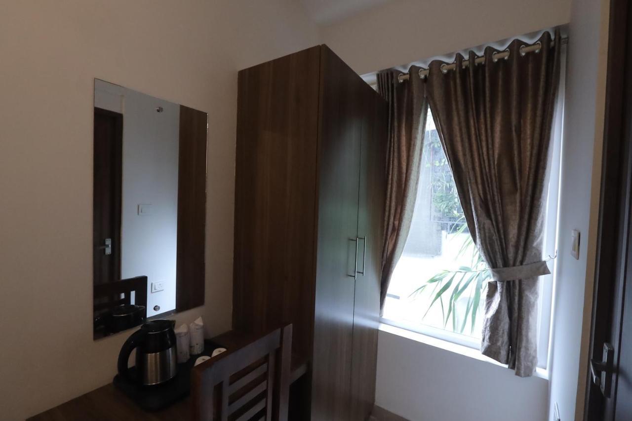 Hotel Dream Suite, Kattappana Ngoại thất bức ảnh