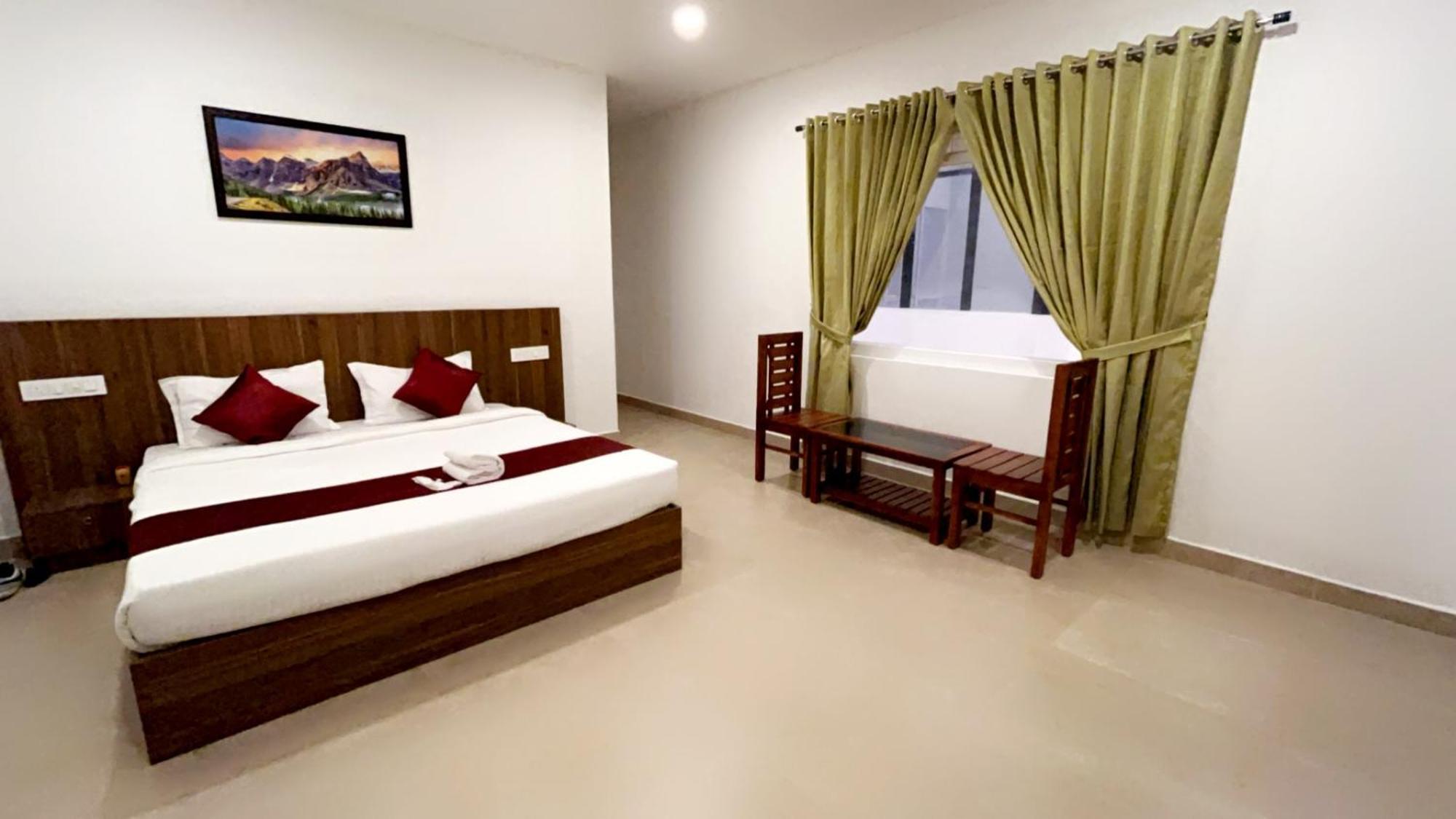 Hotel Dream Suite, Kattappana Ngoại thất bức ảnh