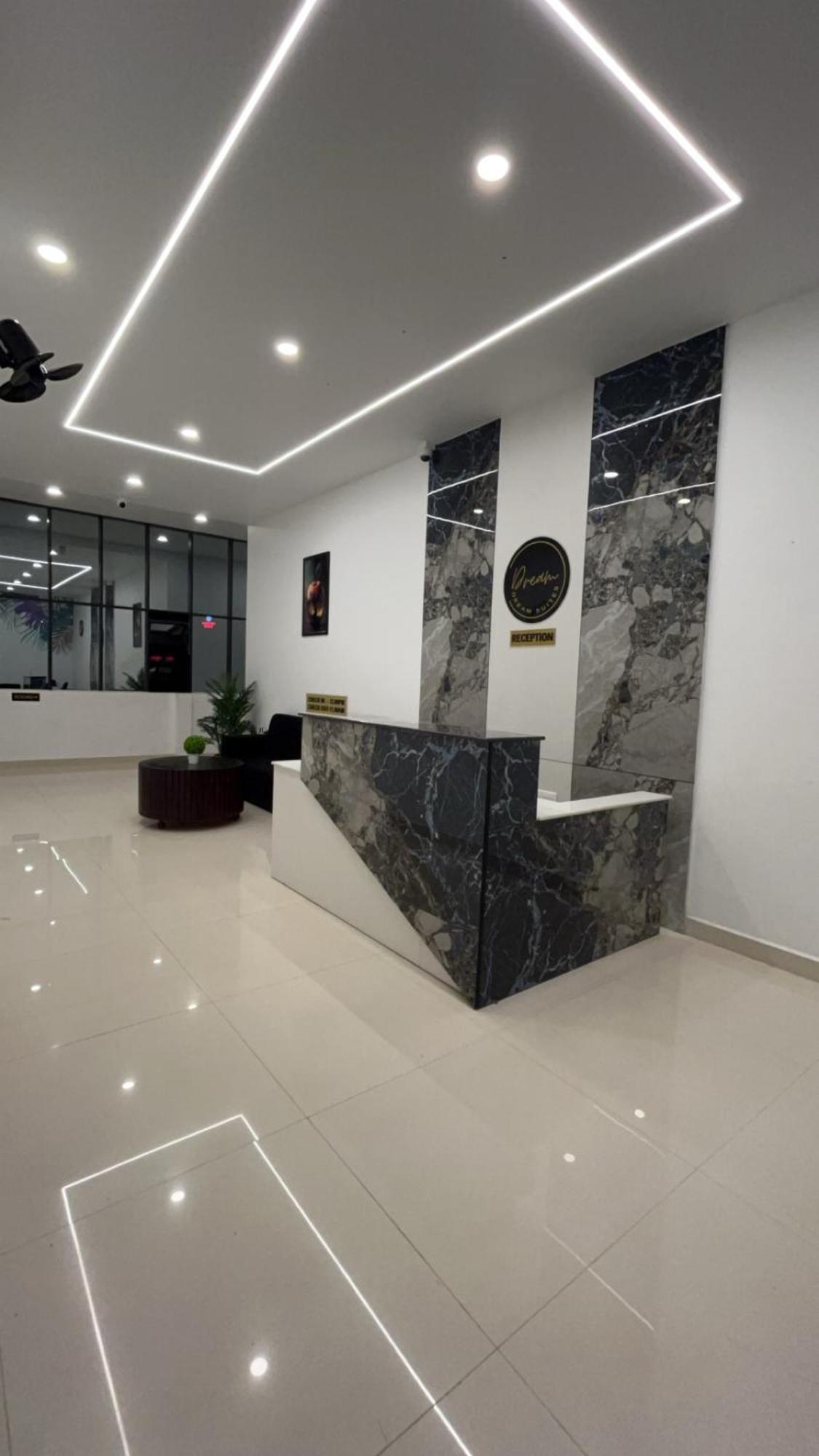 Hotel Dream Suite, Kattappana Ngoại thất bức ảnh